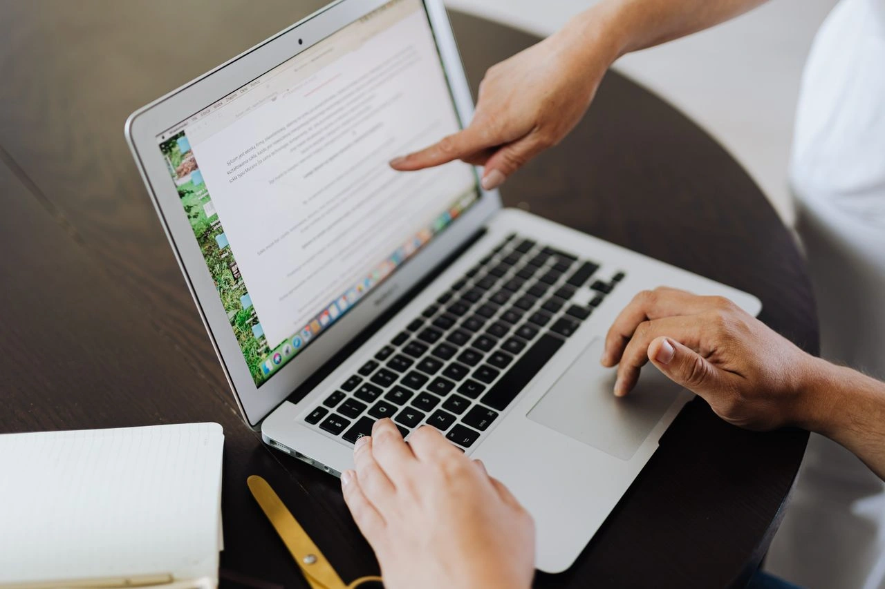 Well-researched blog writing and content strategy planning session
